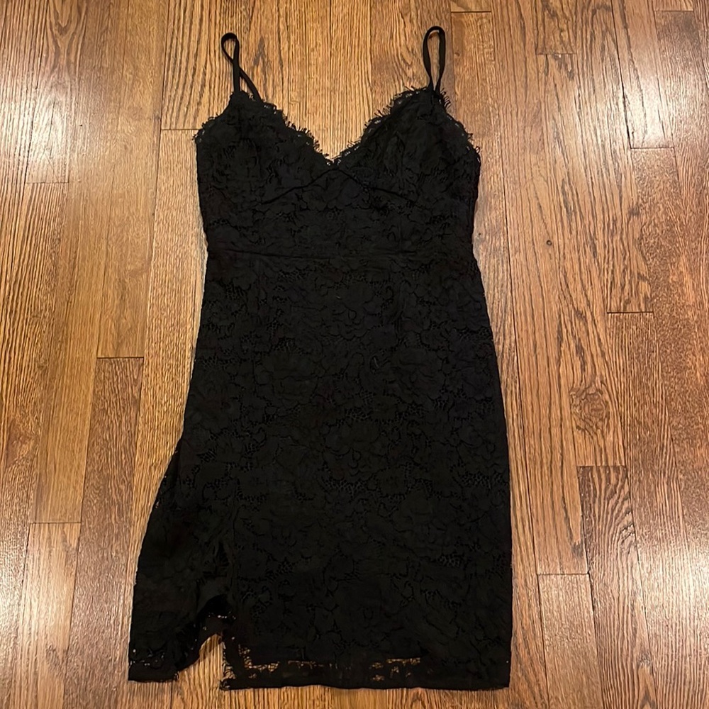 Storia Black Lace Mini Dress with slit lined adjustable straps size medium